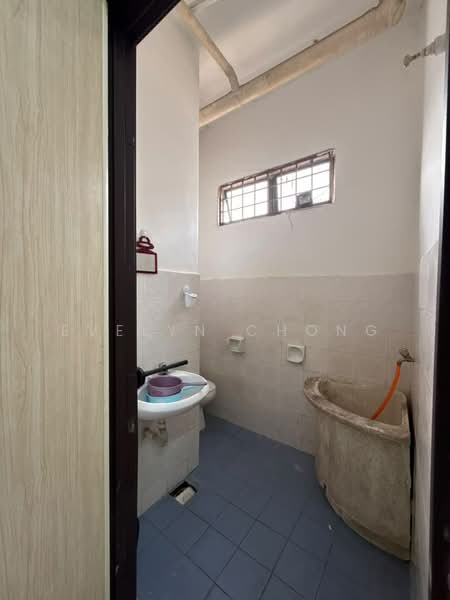 2-storey Terraced House for Rent in Desa Melati (Nilai) - Evelyn Chong - Bathroom - PropertyGuru.com.my