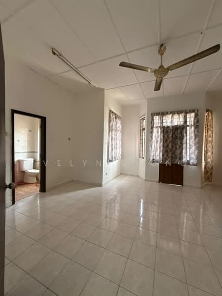 2-storey Terraced House for Rent in Desa Melati (Nilai) - Evelyn Chong - Living Room - PropertyGuru.com.my