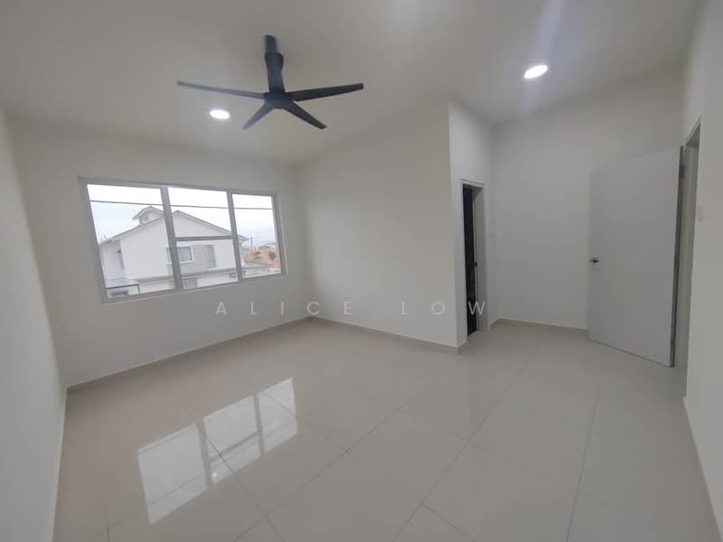 2-storey Terraced House for Sale in Taman Kundang Jaya (Rawang) - Alice Low - Interior - PropertyGuru.com.my
