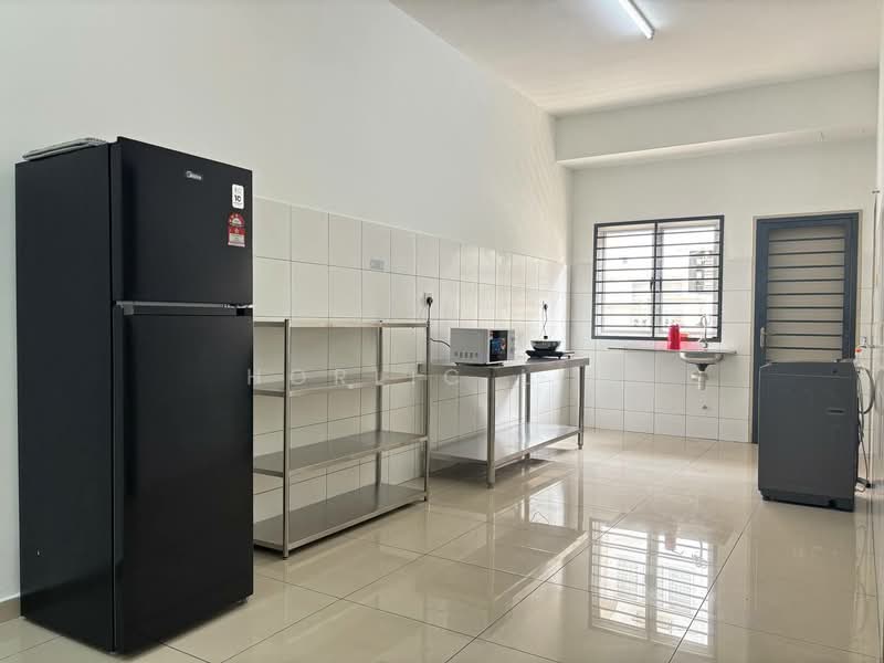 2-storey Terraced House for Rent in Bandar Rimbayu (Telok Panglima Garang) - Horlic Lim - Kitchen - PropertyGuru.com.my