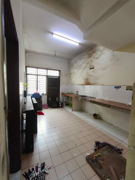 Rumah Teres 2-Tingkat untuk Dijual di Bandar Putra (Kulai) - Daniel Yong - Kitchen - PropertyGuru.com.my