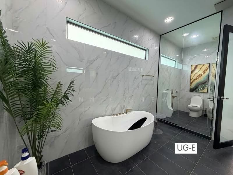 Bungalow House untuk Dijual di Setia Eco Park (Setia Alam) - Jennie Chew - Bathroom - PropertyGuru.com.my