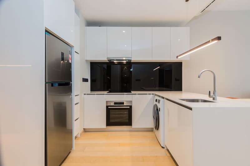 Service Residence for Rent at Star Residences Two - Amie Famie - Kitchen - PropertyGuru.com.my