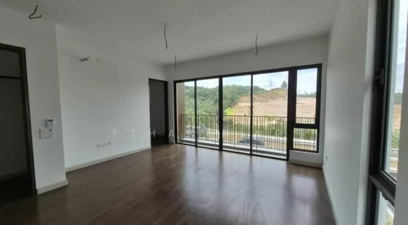 Rumah Berkembar untuk Dijual di Bukit Jelutong (Shah Alam) - Ethan Ting - Balcony - PropertyGuru.com.my