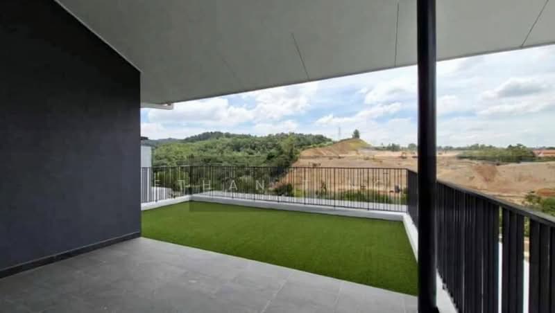 Rumah Berkembar untuk Dijual di Bukit Jelutong (Shah Alam) - Ethan Ting - Balcony - PropertyGuru.com.my