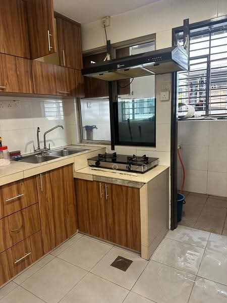 Pangsapuri untuk Disewa di Orchis Apartment - HS Ong - Kitchen - PropertyGuru.com.my