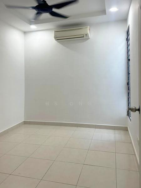 Pangsapuri untuk Disewa di Orchis Apartment - HS Ong - Bedroom - PropertyGuru.com.my