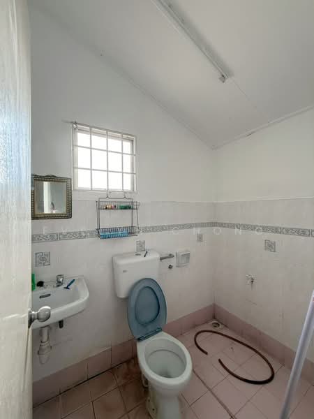 2-storey Terraced House for Rent in Desa Kolej (Nilai) - Evelyn Chong - Bathroom - PropertyGuru.com.my