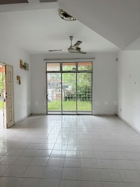 2-storey Terraced House for Rent in Desa Kolej (Nilai) - Evelyn Chong - Living Room - PropertyGuru.com.my