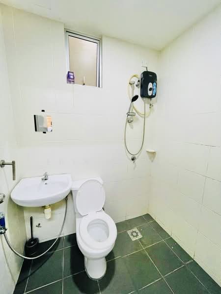 Kondominium untuk Disewa di Sky Awani Residensi 1 - Erin Yusof - Bathroom - PropertyGuru.com.my