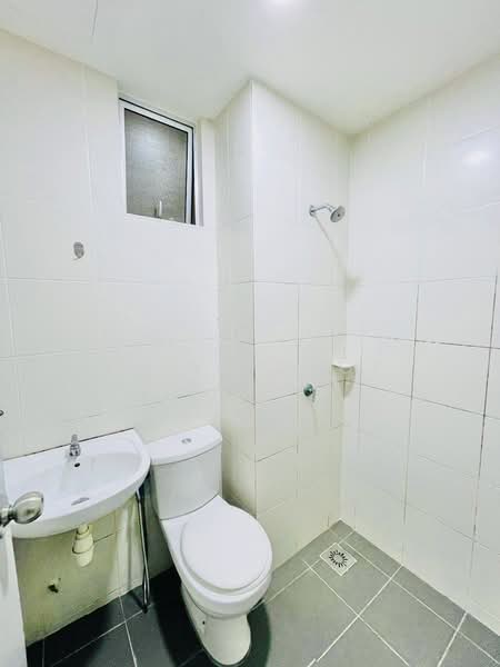 Kondominium untuk Disewa di Sky Awani Residensi 1 - Erin Yusof - Bathroom - PropertyGuru.com.my