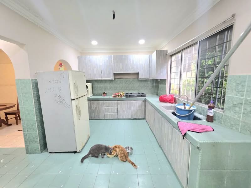 Rumah Teres 2-Tingkat untuk Dijual di Seksyen 13 (Shah Alam) - Adibah Salim - Kitchen - PropertyGuru.com.my