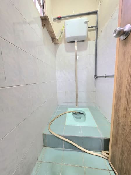 Rumah Teres 2-Tingkat untuk Dijual di Seksyen 13 (Shah Alam) - Adibah Salim - Bathroom - PropertyGuru.com.my