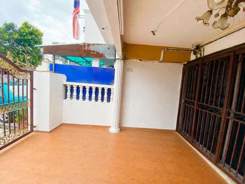 2-storey Terraced House for Sale in Seri Kembangan (Selangor) - Azrul Ismail - Exterior - PropertyGuru.com.my