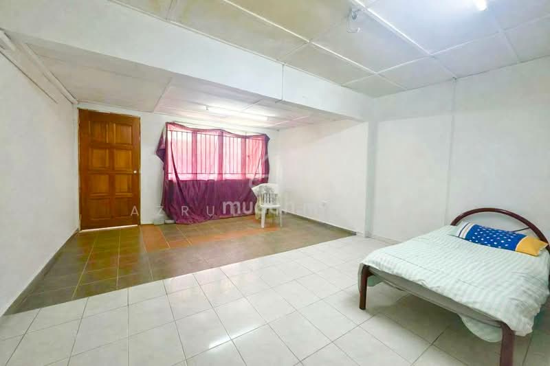 2-storey Terraced House for Sale in Seri Kembangan (Selangor) - Azrul Ismail - Bedroom - PropertyGuru.com.my