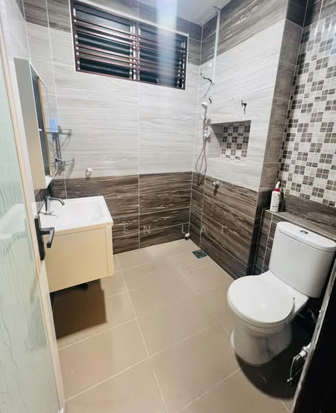 3-storey Terraced House for Rent in Subang Bestari (Shah Alam) - Ken Lai - Bathroom - PropertyGuru.com.my