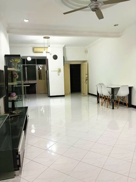 Kondominium untuk Disewa di Scotland Park - Charles Chaw - Living Room - PropertyGuru.com.my
