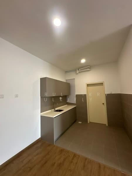 Kondominium untuk Disewa di Lakefront Homes - Amirul Fikry Zulkifly - Kitchen - PropertyGuru.com.my