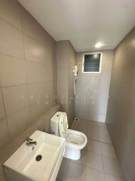 Kondominium untuk Disewa di Lakefront Homes - Amirul Fikry Zulkifly - Bathroom - PropertyGuru.com.my