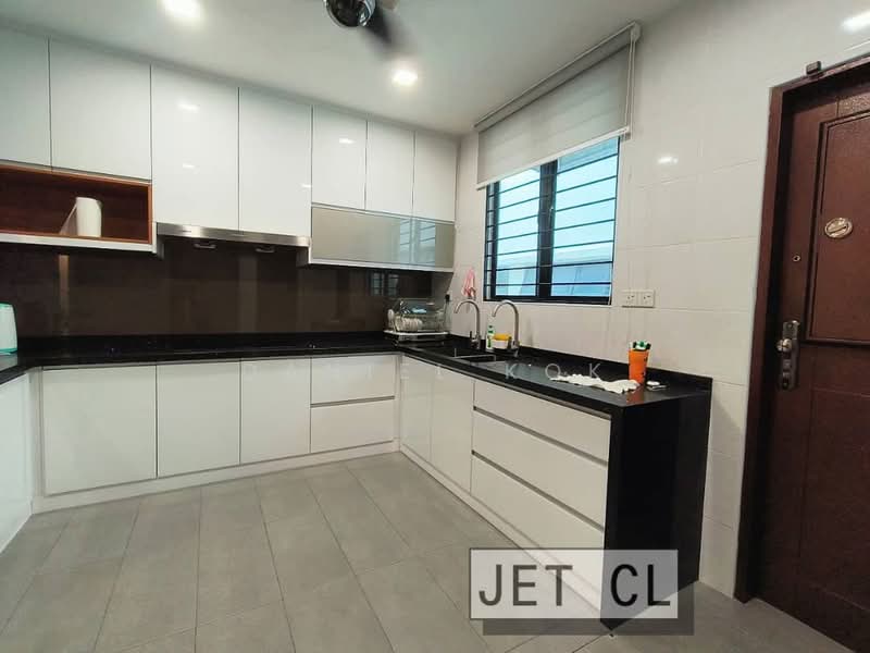 Rumah Teres 2.5-Tingkat untuk Dijual di Setia Utama (Setia Alam) - Daniel Kok - Kitchen - PropertyGuru.com.my