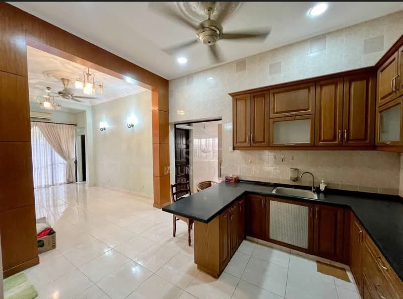 Rumah Teres 2.5-Tingkat untuk Dijual di Endlot @ Jalan Birai, Bukit Jelutong (Shah Alam) - Ethan Ting - Kitchen - PropertyGuru.com.my