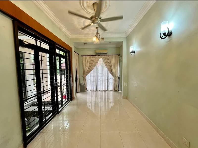 Rumah Teres 2.5-Tingkat untuk Dijual di Endlot @ Jalan Birai, Bukit Jelutong (Shah Alam) - Ethan Ting - Living Room - PropertyGuru.com.my