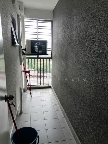 Kediaman Servis untuk Disewa di Berkeley Uptown - Aiman Haziq - Balcony - PropertyGuru.com.my