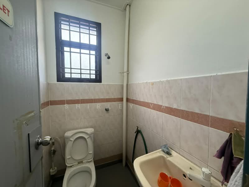 2-storey Terraced House for Sale in Taman Gelang Emas (Gelang Patah) - Shirley Yap - Bathroom - PropertyGuru.com.my