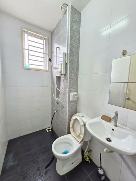 Terraced House for Sale in Taman Desa Tebrau (Tebrau) - Jovel Lim - Bathroom - PropertyGuru.com.my