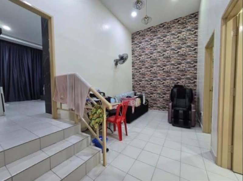 Rumah Teres 2-Tingkat untuk Dijual di Bandar Putra (Kulai) - SY Ngo - Living Room - PropertyGuru.com.my