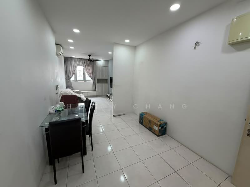 Pangsapuri untuk Disewa di Residensi Seri Wahyu - Sherry Chang - Living Room - PropertyGuru.com.my