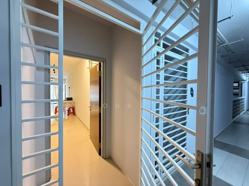 Kondominium untuk Dijual di Admiral Residences - Ramona Tan - Entrance - PropertyGuru.com.my