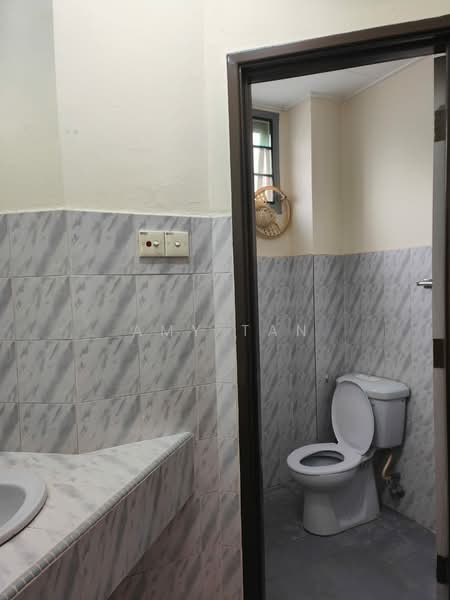 2-storey Terraced House for Sale in Bandar Utama Damansara (Petaling Jaya) - Amy Tan - Bathroom - PropertyGuru.com.my