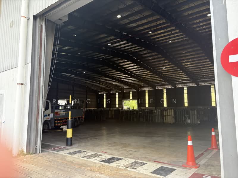 Warehouse for Rent in Seksyen U1 (Glenmarie) - Francis Cheong - Entrance - PropertyGuru.com.my