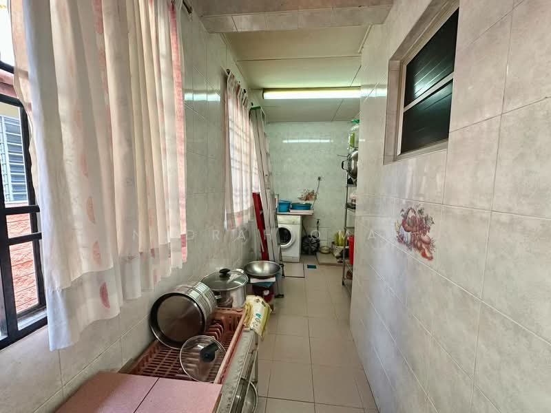 Rumah Teres 2-Tingkat untuk Dijual di Bukit Jelutong (Shah Alam) - Nadrah Omar - Kitchen - PropertyGuru.com.my