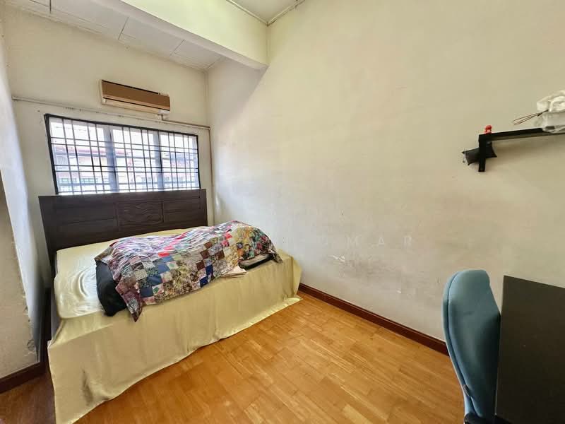 Rumah Teres 2-Tingkat untuk Dijual di Bukit Jelutong (Shah Alam) - Nadrah Omar - Bedroom - PropertyGuru.com.my