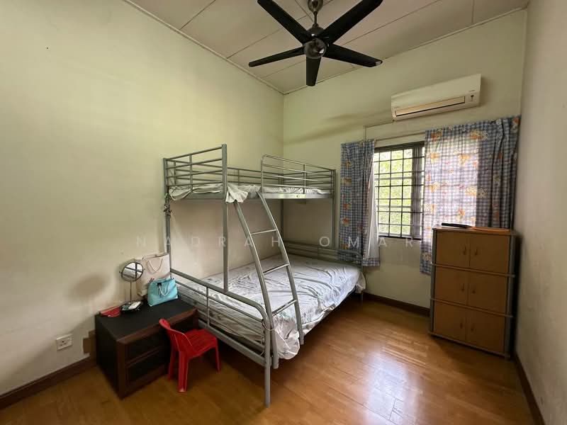 Rumah Teres 2-Tingkat untuk Dijual di Bukit Jelutong (Shah Alam) - Nadrah Omar - Bedroom - PropertyGuru.com.my