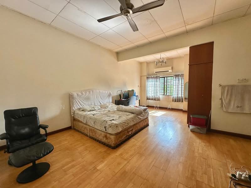 Rumah Teres 2-Tingkat untuk Dijual di Bukit Jelutong (Shah Alam) - Nadrah Omar - Bedroom - PropertyGuru.com.my