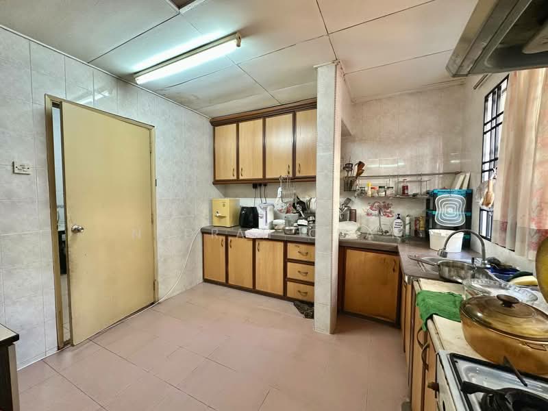 Rumah Teres 2-Tingkat untuk Dijual di Bukit Jelutong (Shah Alam) - Nadrah Omar - Kitchen - PropertyGuru.com.my