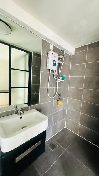 Kediaman Servis untuk Disewa di SOHO @ Empire City - Iylia . - Bathroom - PropertyGuru.com.my