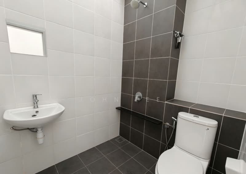 2-storey Terraced House for Rent in Setia Utama (Setia Alam) - John Tee - Bathroom - PropertyGuru.com.my