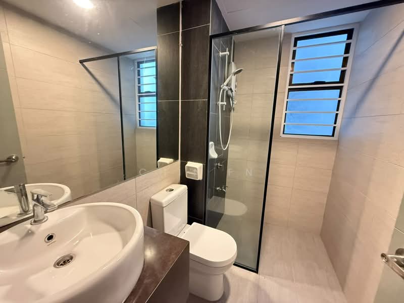 Kondominium untuk Dijual di Admiral Residences - CHIN FN - Bathroom - PropertyGuru.com.my