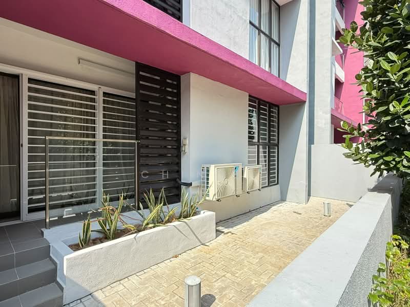Kondominium untuk Dijual di Admiral Residences - CHIN FN - Exterior - PropertyGuru.com.my