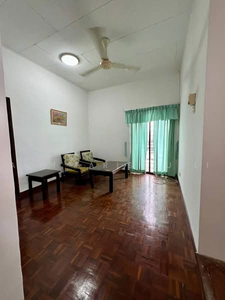 Rumah Berkembar untuk Dijual di Bandar Seri Alam (Masai) - Amir Faris Rusli - Living Room - PropertyGuru.com.my
