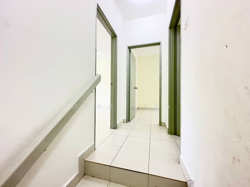 Rumah Teres untuk Dijual di Aman Putri (Sungai Buloh) - Maya Myra - Corridor - PropertyGuru.com.my