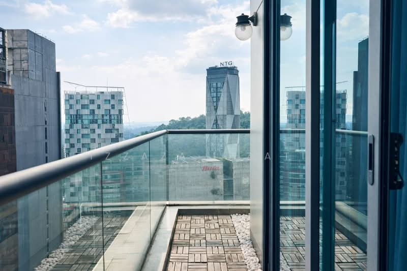 Kondominium untuk Dijual di My Loft @ Empire City - Izzaza Izzati - Balcony - PropertyGuru.com.my