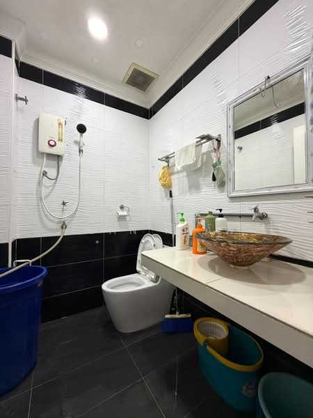 Rumah Teres 2-Tingkat untuk Dijual di Pandan Indah (Ampang) - John Khaw - Bathroom - PropertyGuru.com.my