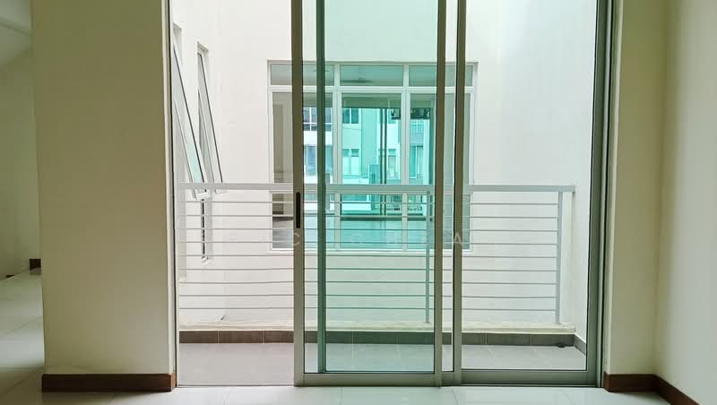 3-storey Terraced House for Rent in Puchong (Selangor) - Eric Cheah - Balcony - PropertyGuru.com.my