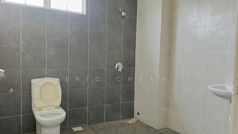 3-storey Terraced House for Rent in Puchong (Selangor) - Eric Cheah - Bathroom - PropertyGuru.com.my