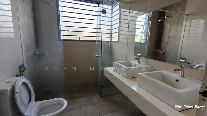 2-storey Terraced House for Rent in Kajang (Selangor) - Reen Mohamad - Bathroom - PropertyGuru.com.my
